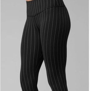 Lululemon Pinstripe Wunder Under Leggings Size 6